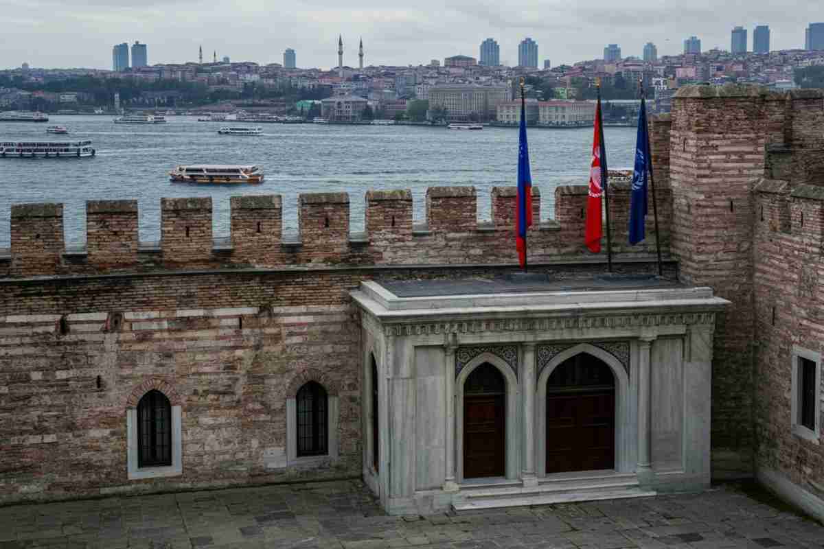 Incontro storico a Istanbul: ucraini e russi a confronto per la pace