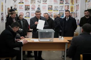 Simion e Georgescu: il ritorno al seggio e la sfida per la voce dei romeni