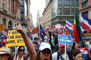 Cittadini argentini scendono in piazza per difendere Cristina Kirchner