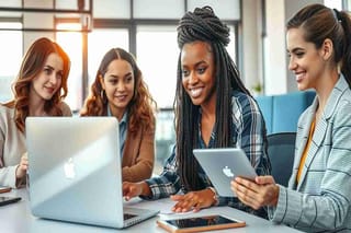 Il sorprendente aumento dell'uso di ChatGPT tra le donne: il 52% nel 2025