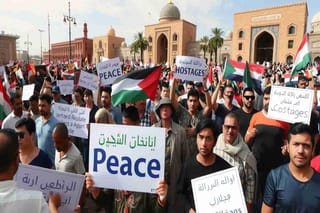 Trump condivide una foto di una folla israeliana: il messaggio potente di 'ora o mai più'